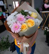 Букет цветов из:  Герберы, Розы и Хризантемы в Сорочинске