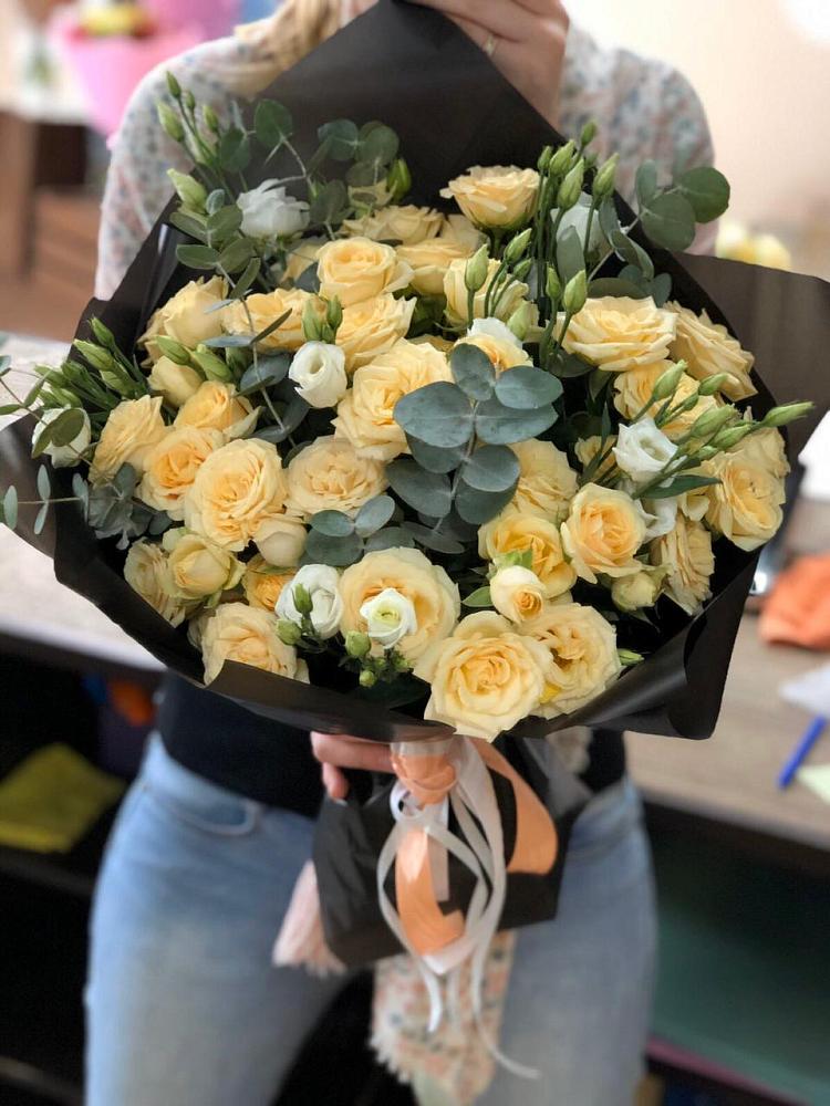 Букет цветов из: Розы и Лизиантусы в Сорочинске