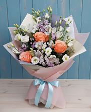 Букет цветов из:  Лизиантусы, Розы, Альстромерии и Гипсофила в Сорочинске