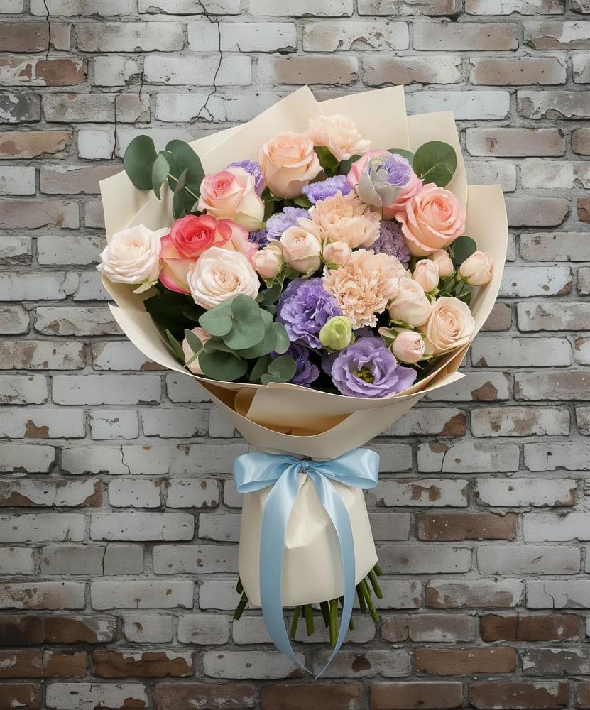 Букет цветов из: Розы, Лизиантусы и Гвоздики в Сорочинске