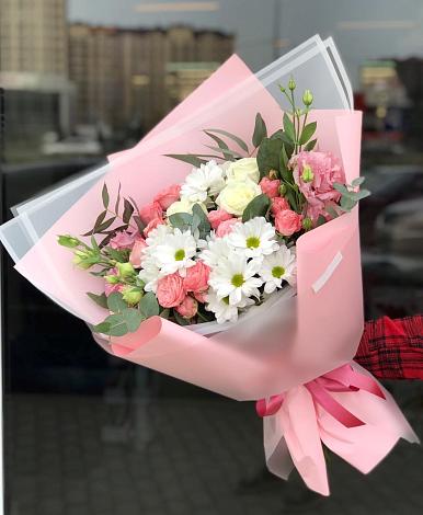 Букет цветов из: Розы, Лизиантусы и Хризантемы в Сорочинске